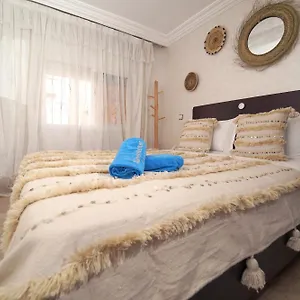 Bed and breakfast Waves Hunter Surf House, Agadir